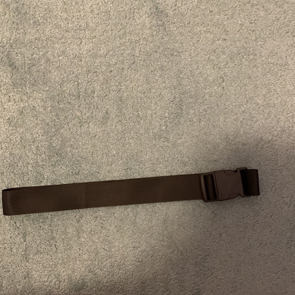 Cropped shirt with pants and belt set - Picture 4 of 4